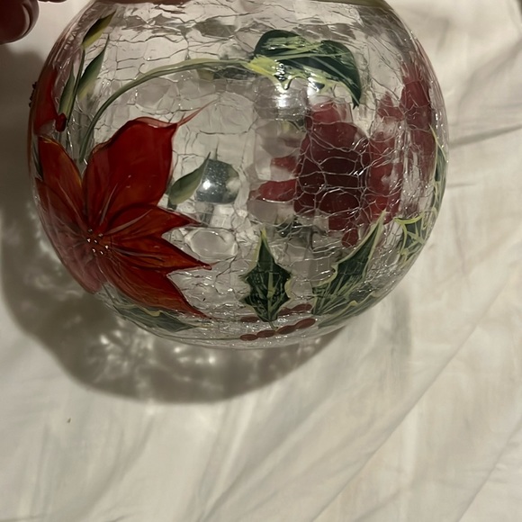 Used great condition Macy’s Holiday Spirit 5” Poinsettia Votive crackle Glass - Picture 1 of 9